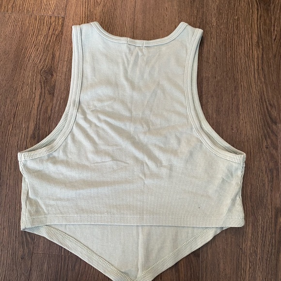 Sage colour garage high neck tank top cropped - Picture 3 of 3